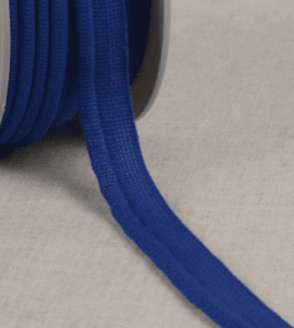 Simple passepoil Bleu roi 519C24 8mm 100%polyester le mètre 519C24