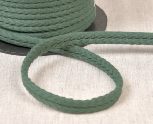Double passepoil chevron 550 vert bouteille C67 10mm 100% coton le mètre